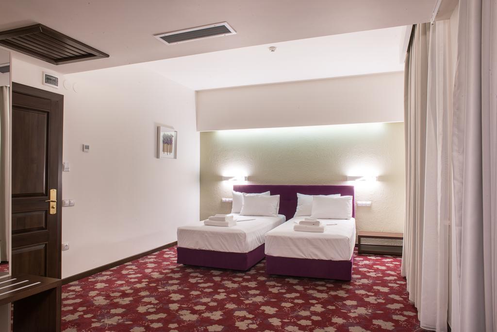 Hotel Relax Craiova Bagian luar foto